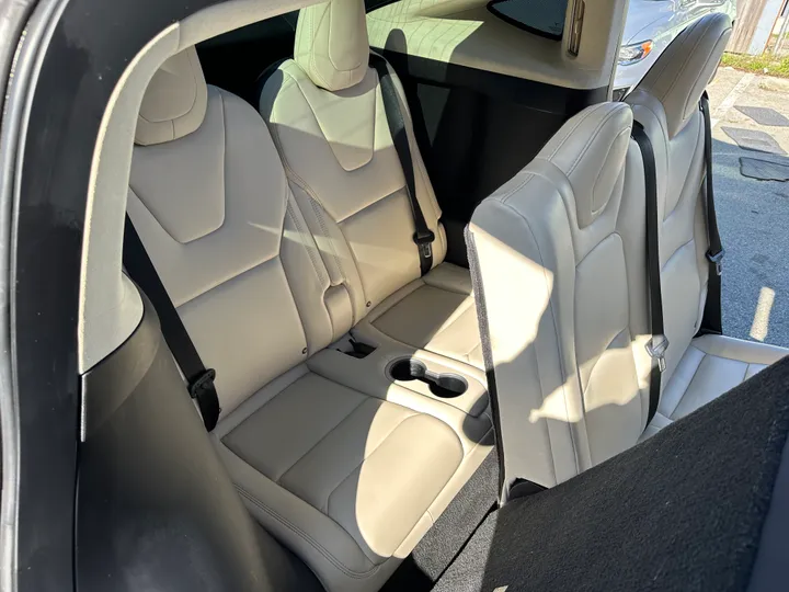 GRAY, 2018 TESLA MODEL X Image 14