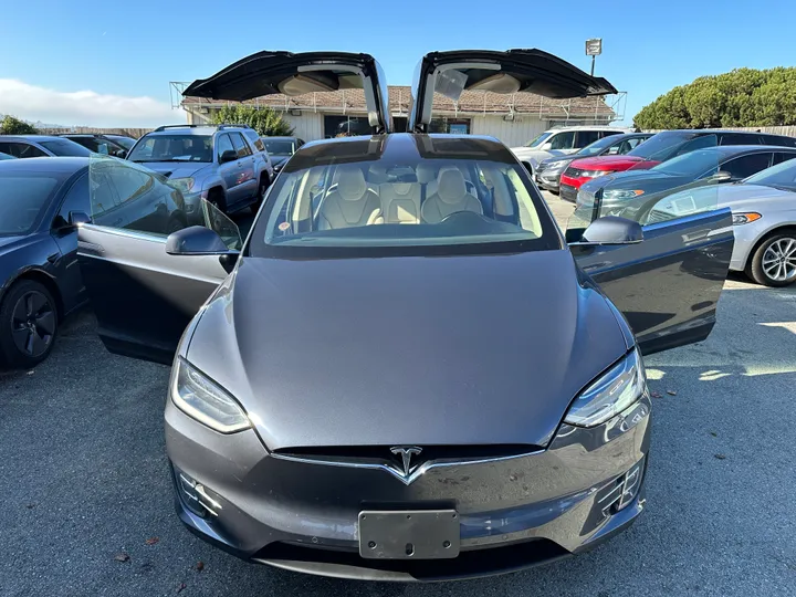 GRAY, 2018 TESLA MODEL X Image 25