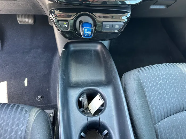 GRAY, 2017 TOYOTA PRIUS Image 21