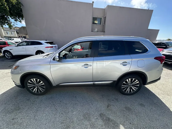 SILVER, 2020 MITSUBISHI OUTLANDER Image 3