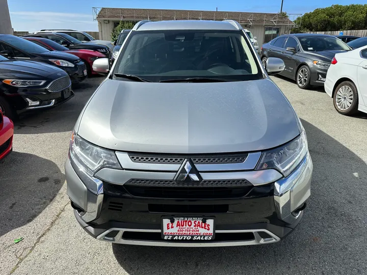 SILVER, 2020 MITSUBISHI OUTLANDER Image 4