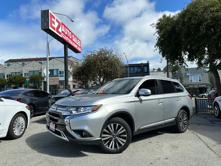 SILVER, 2020 MITSUBISHI OUTLANDER Image 1