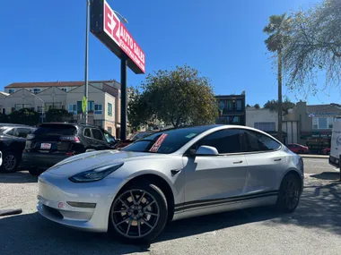 SILVER, 2018 TESLA MODEL 3 Image 19