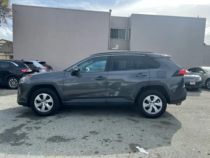 GRAY, 2019 TOYOTA RAV4 Image 6