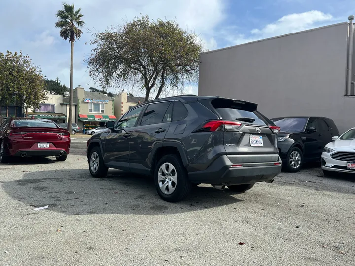 GRAY, 2019 TOYOTA RAV4 Image 7