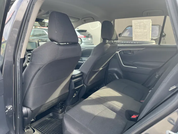 GRAY, 2019 TOYOTA RAV4 Image 14