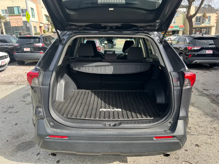 GRAY, 2019 TOYOTA RAV4 Image 26