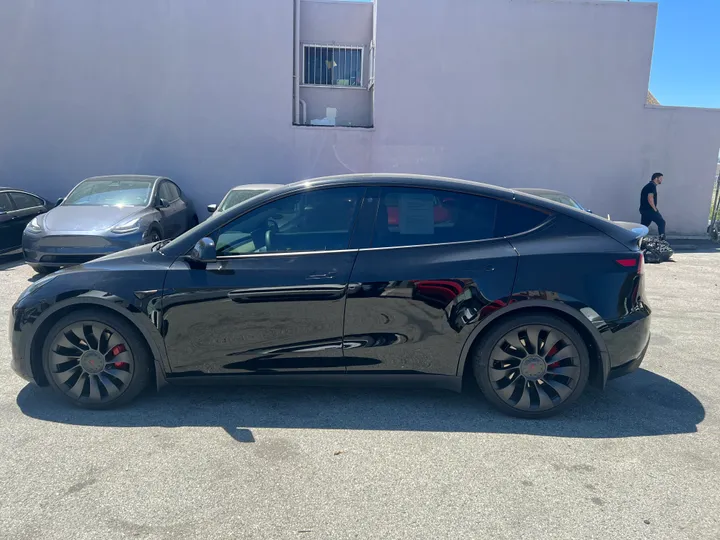 BLACK, 2021 TESLA MODEL Y Image 6