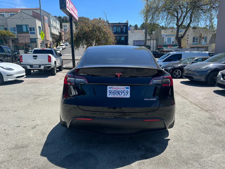 BLACK, 2021 TESLA MODEL Y Image 8