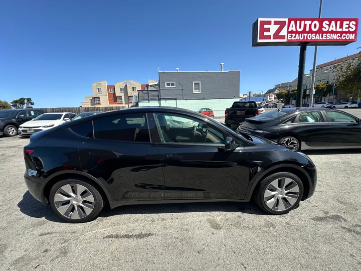 BLACK, 2021 TESLA MODEL Y Image 4