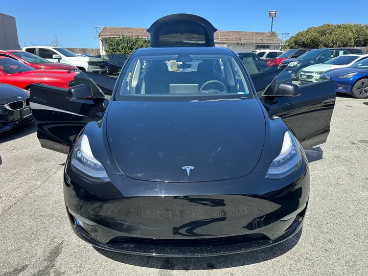 BLACK, 2021 TESLA MODEL Y Image 12