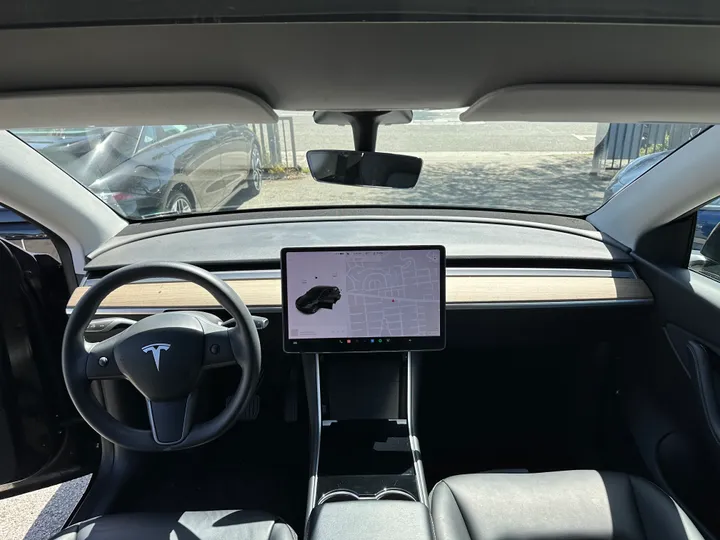 BLACK, 2021 TESLA MODEL Y Image 14