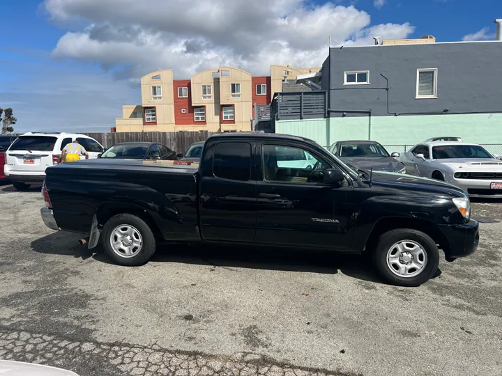 BLACK, 2011 TOYOTA TACOMA ACCESS CAB Image 2