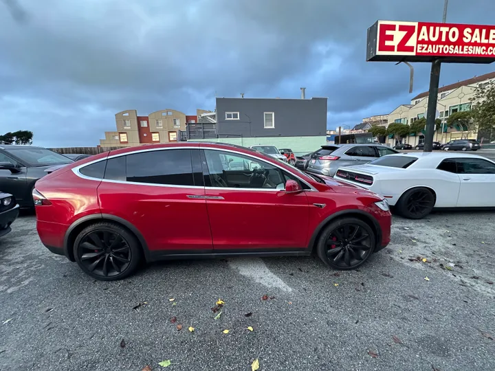 RED, 2017 TESLA MODEL X Image 2