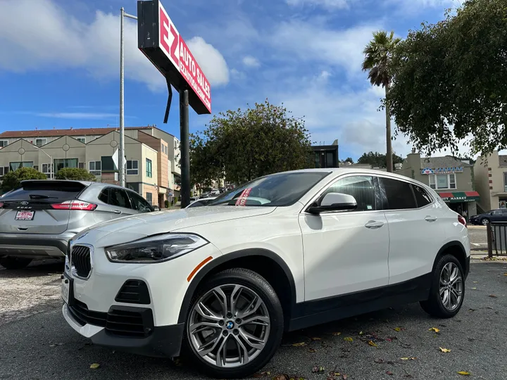 WHITE, 2022 BMW X2 Image 1