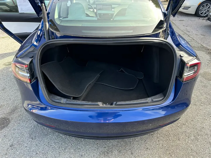 BLUE, 2021 TESLA MODEL 3 Image 10