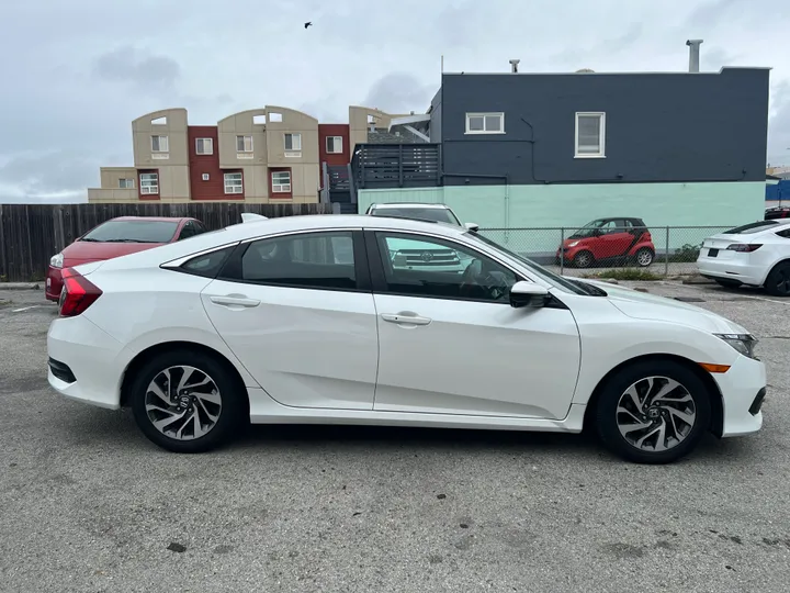 WHITE, 2017 HONDA CIVIC Image 2