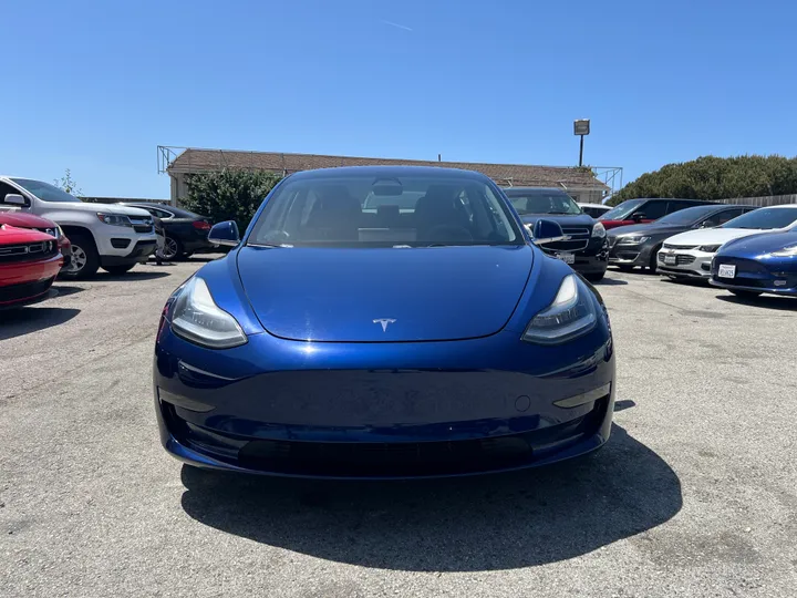 BLUE, 2018 TESLA MODEL 3 Image 4