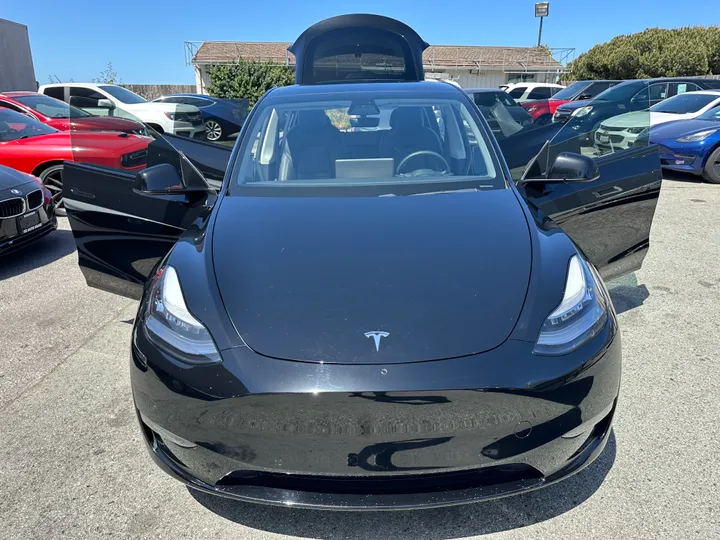 BLACK, 2021 TESLA MODEL Y Image 21