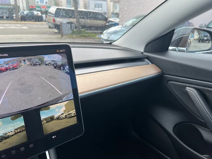 BLACK, 2018 TESLA MODEL 3 Image 22