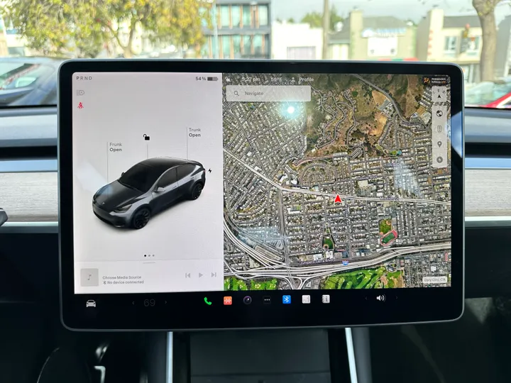 GRAY, 2020 TESLA MODEL Y Image 17