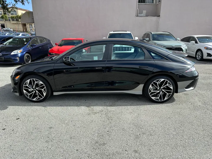 BLACK, 2023 HYUNDAI IONIQ 6 Image 3