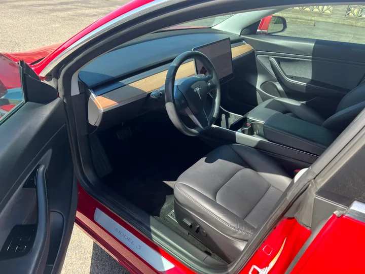 RED, 2019 TESLA MODEL 3 Image 10