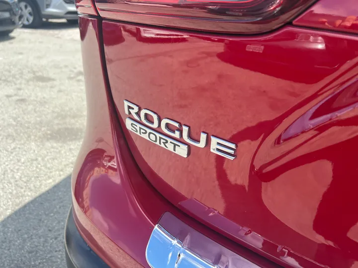 RED, 2017 NISSAN ROGUE SPORT Image 26