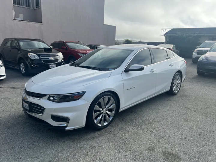 WHITE, 2017 CHEVROLET MALIBU Image 5