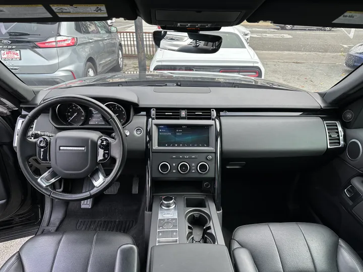 BLACK, 2020 LAND ROVER DISCOVERY Image 14