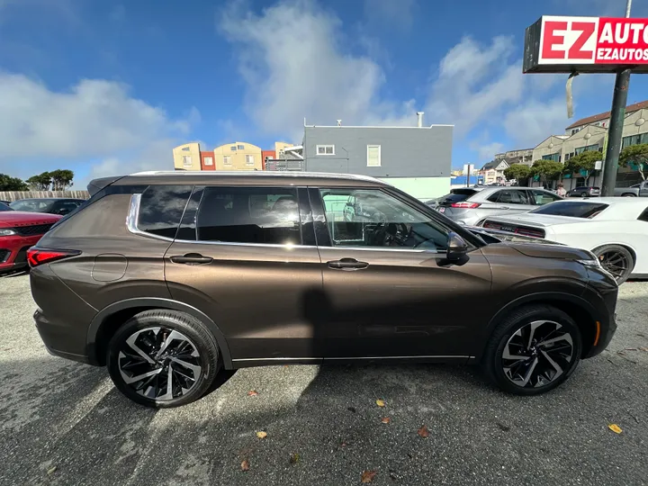 BROWN, 2022 MITSUBISHI OUTLANDER Image 3