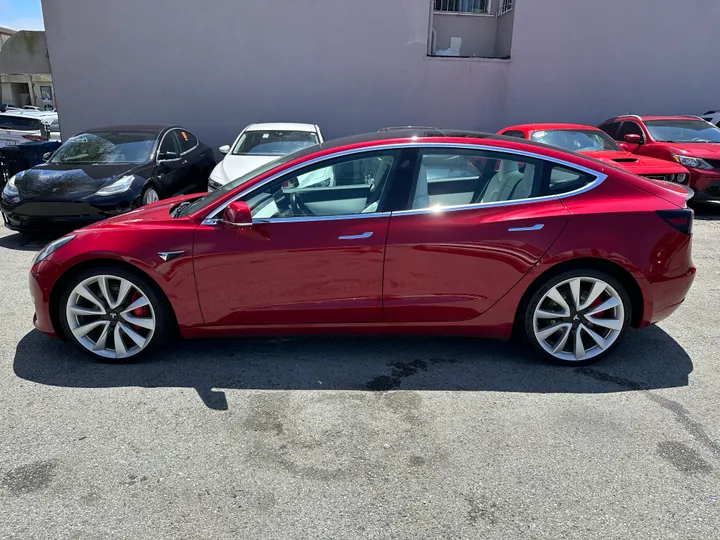 RED, 2018 TESLA MODEL 3 Image 2