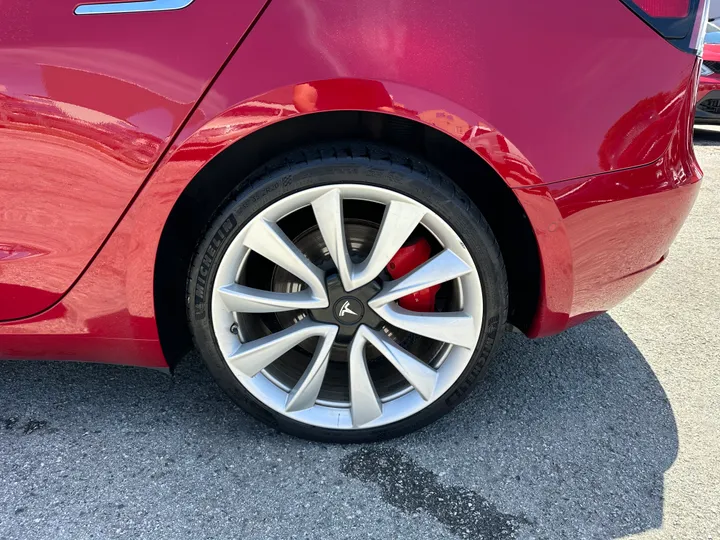 RED, 2018 TESLA MODEL 3 Image 6