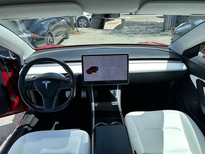 RED, 2018 TESLA MODEL 3 Image 14