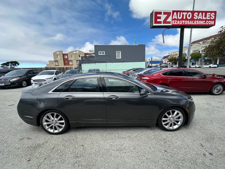 GRAY, 2015 LINCOLN MKZ Image 2