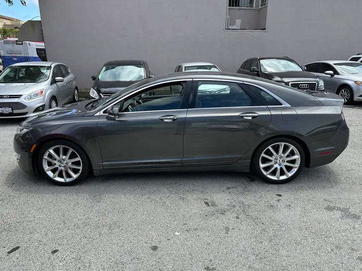 GRAY, 2015 LINCOLN MKZ Image 3