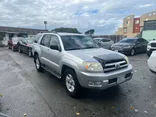 SILVER, 2005 TOYOTA 4RUNNER Thumnail Image 2