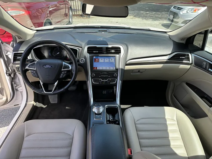 WHITE, 2019 FORD FUSION Image 12