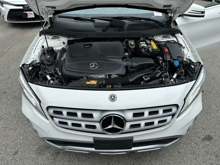 WHITE, 2019 MERCEDES-BENZ GLA Image 21