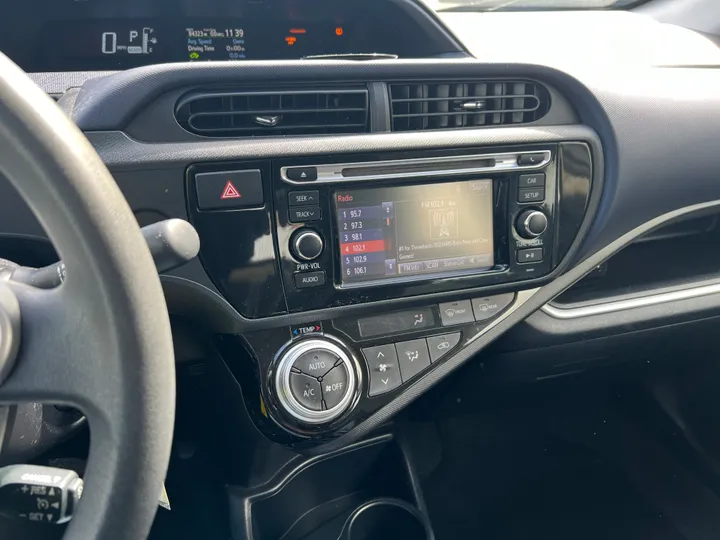 SILVER, 2015 TOYOTA PRIUS C Image 18