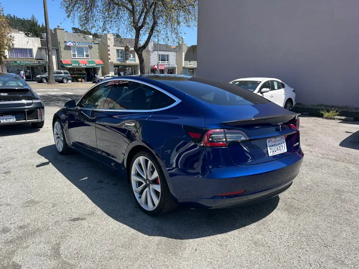 BLUE, 2018 TESLA MODEL 3 Image 7