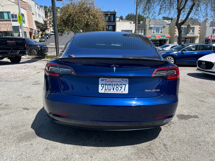 BLUE, 2018 TESLA MODEL 3 Image 8