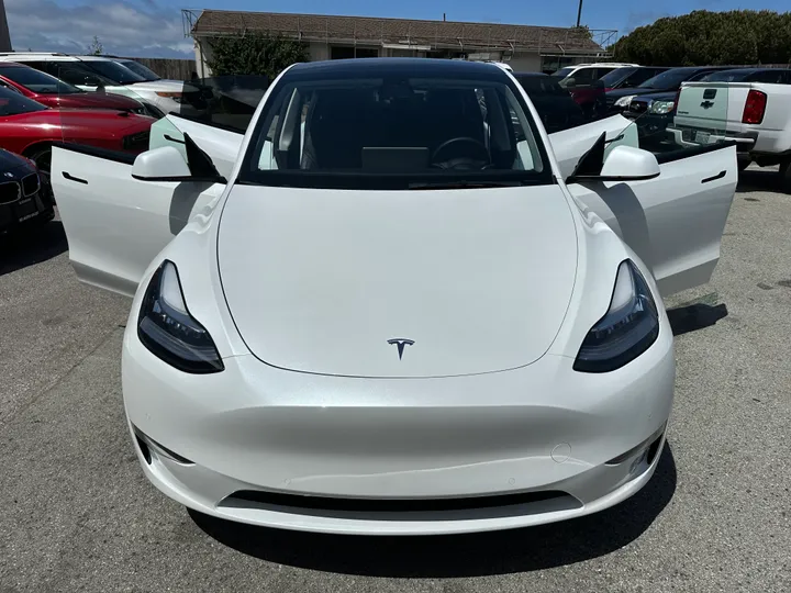 WHITE, 2021 TESLA MODEL Y Image 22