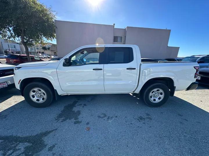 WHITE, 2022 NISSAN FRONTIER CREW CAB Image 3