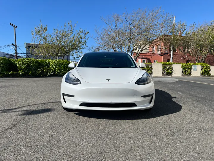 WHITE, 2019 TESLA MODEL 3 Image 8