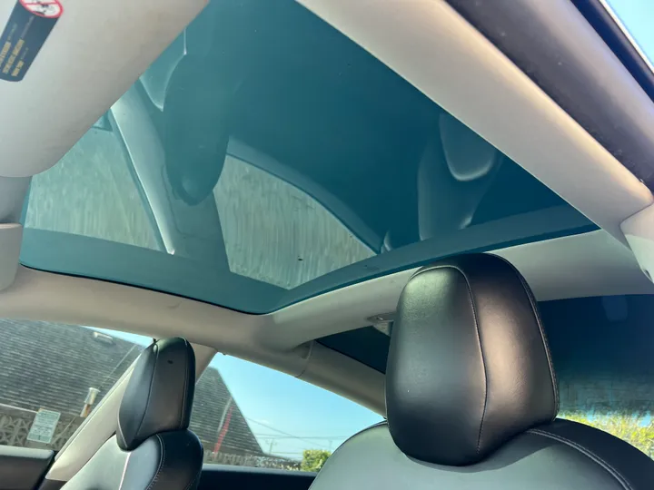 WHITE, 2019 TESLA MODEL 3 Image 24