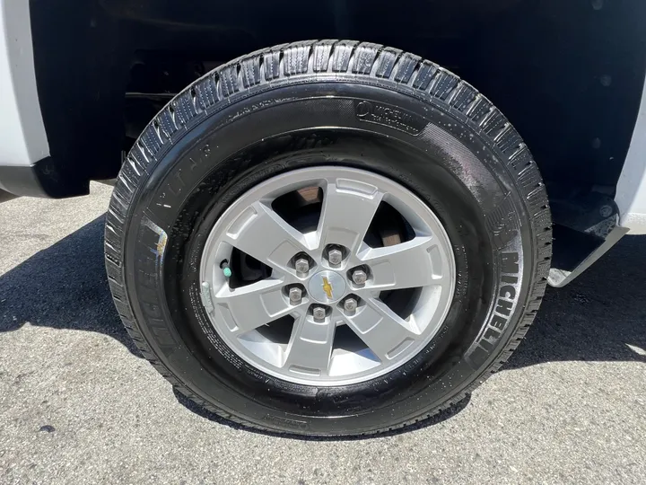 WHITE, 2019 CHEVROLET COLORADO EXTENDED CAB Image 10