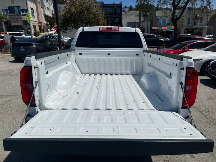 WHITE, 2019 CHEVROLET COLORADO EXTENDED CAB Image 25