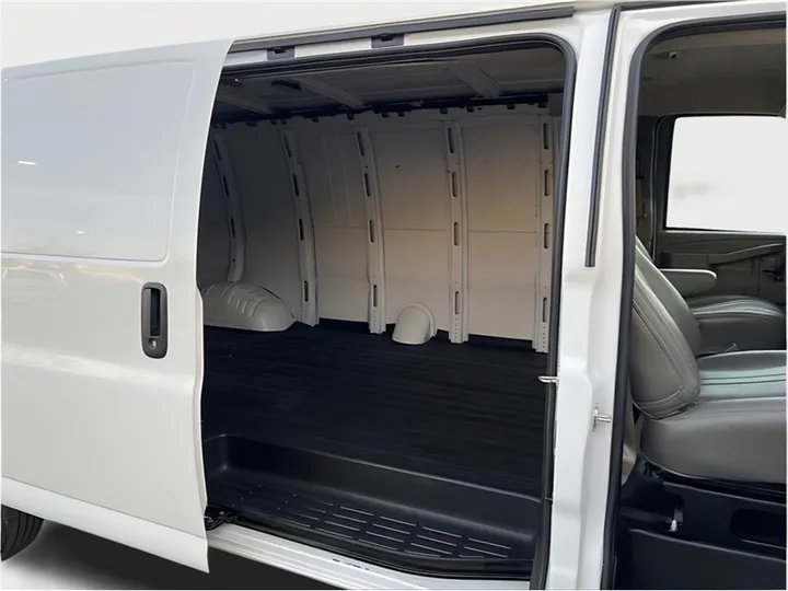 WHITE, 2023 CHEVROLET EXPRESS 2500 CARGO Image 13