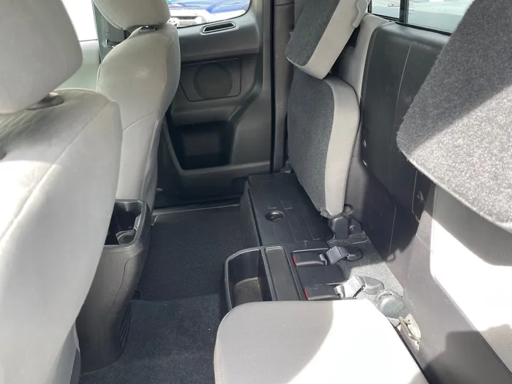 WHITE, 2016 TOYOTA TACOMA Image 16